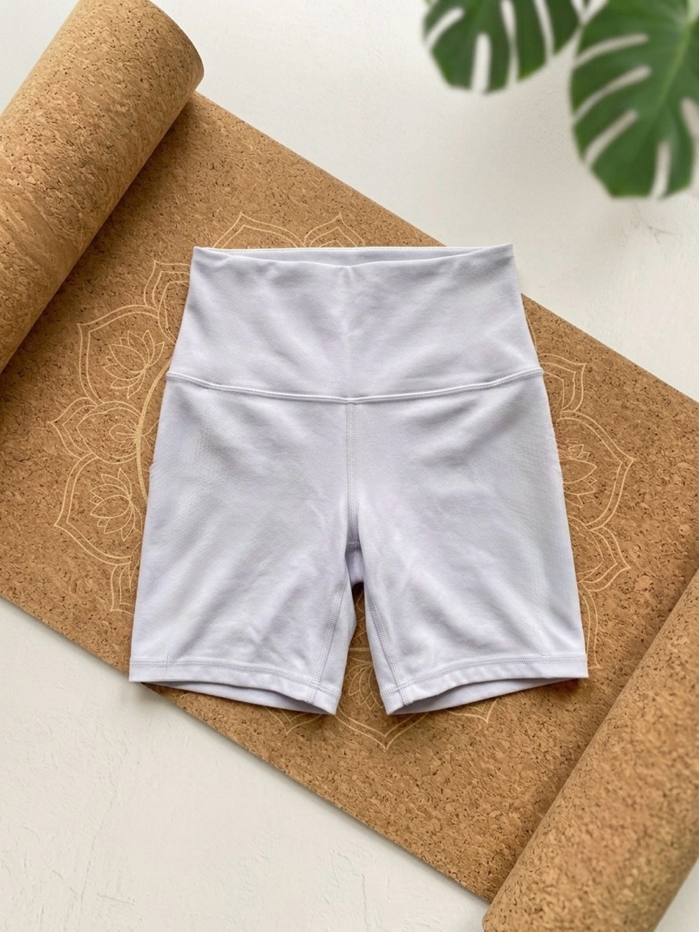 Lululemon Align Bike Shorts Lavender Purple 6" Inseam Nulu Yoga Gym Run Sz 4